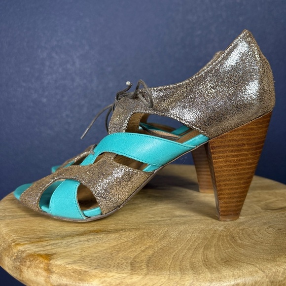 Aldo "Radich" Silver and Teal Blue Lace-up Heels, Size 40 - Picture 2 of 9
